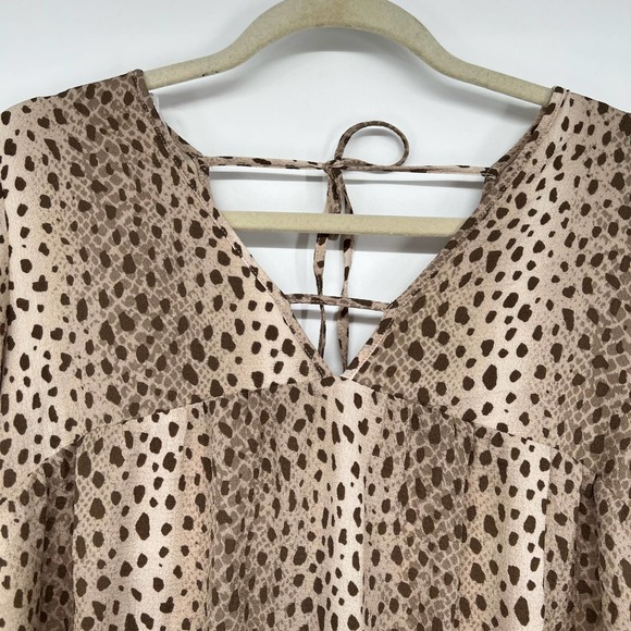 NWT Altar'd State Leopard Print Tiered Mini Dress Women's Sz M Mocha Bell Sleeve - Picture 3 of 10